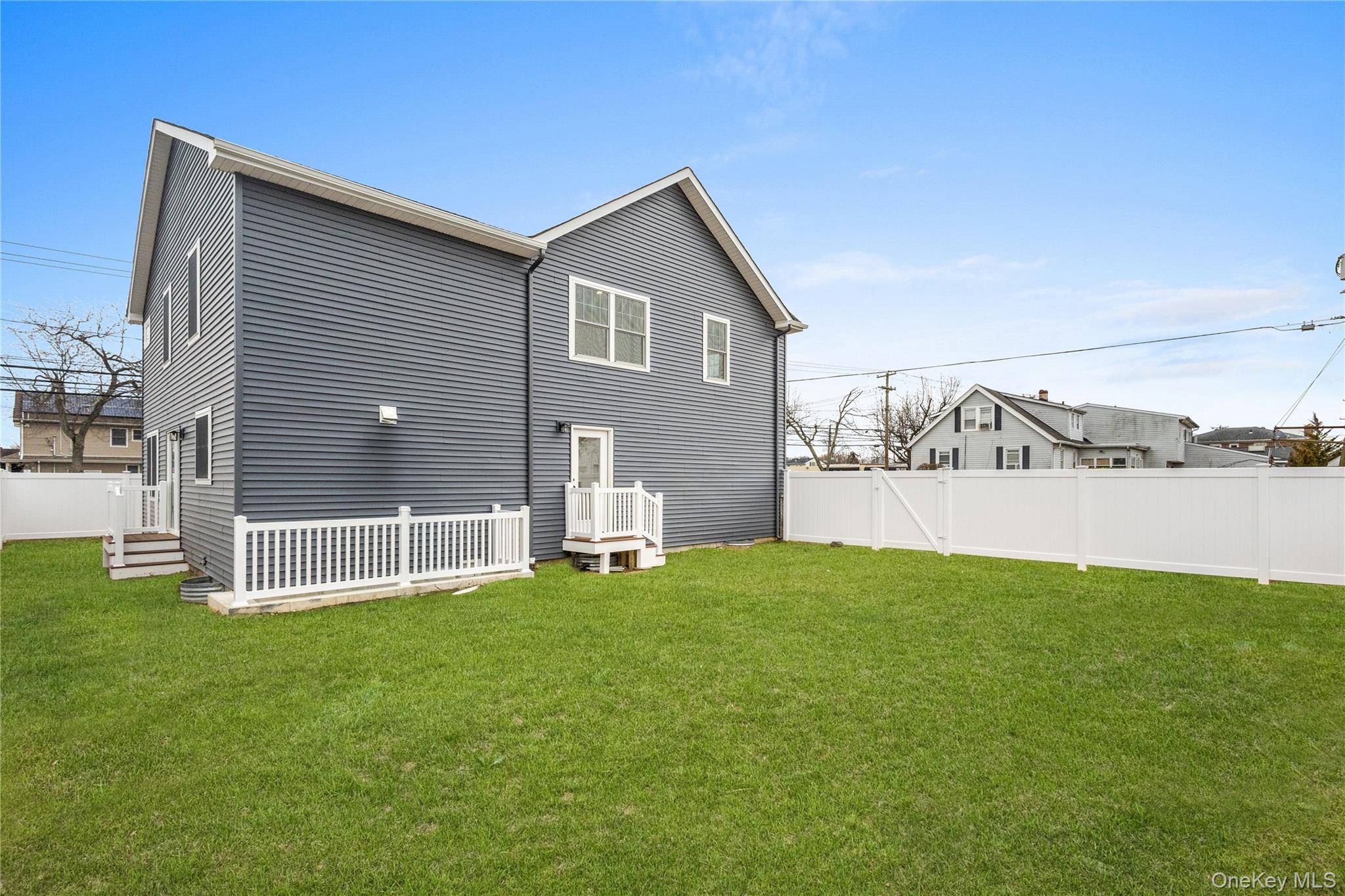 199 N Elm ST, Massapequa, NY 11758