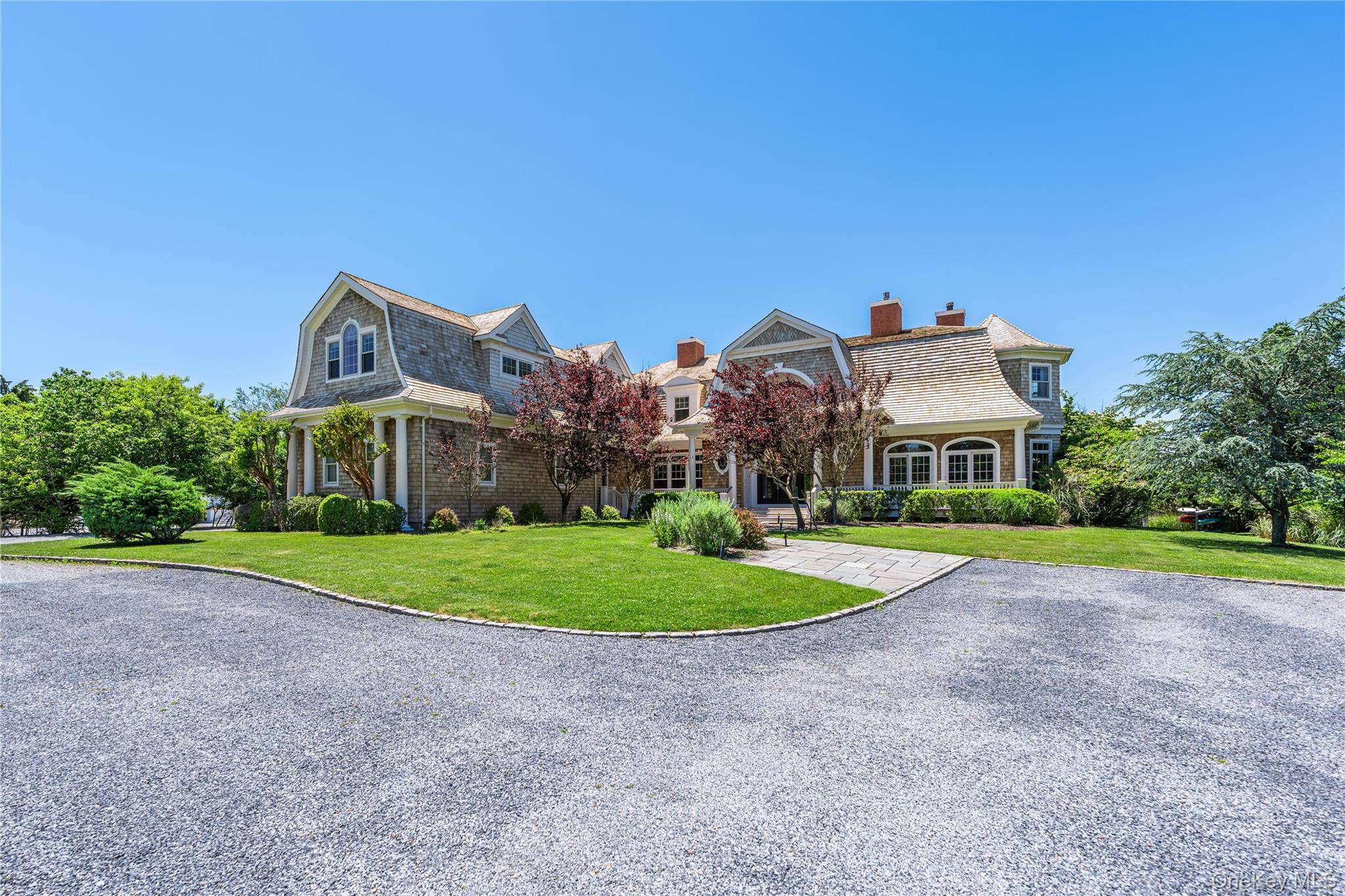 101 Jessup LN, Westhampton Beach, NY 11978