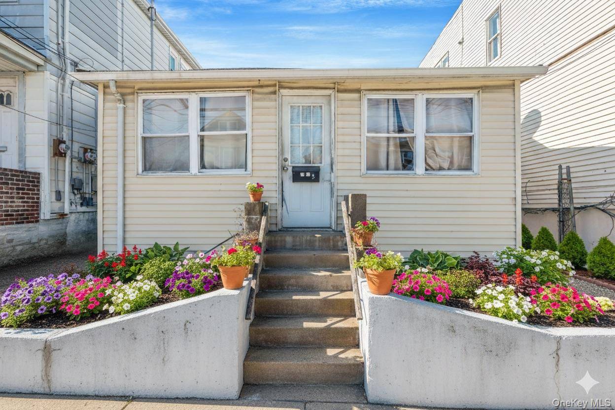 2222 127th ST, College Point, NY 11356
