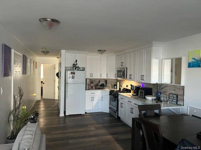 204 Beach 102nd ST, Rockaway Park, NY 11694