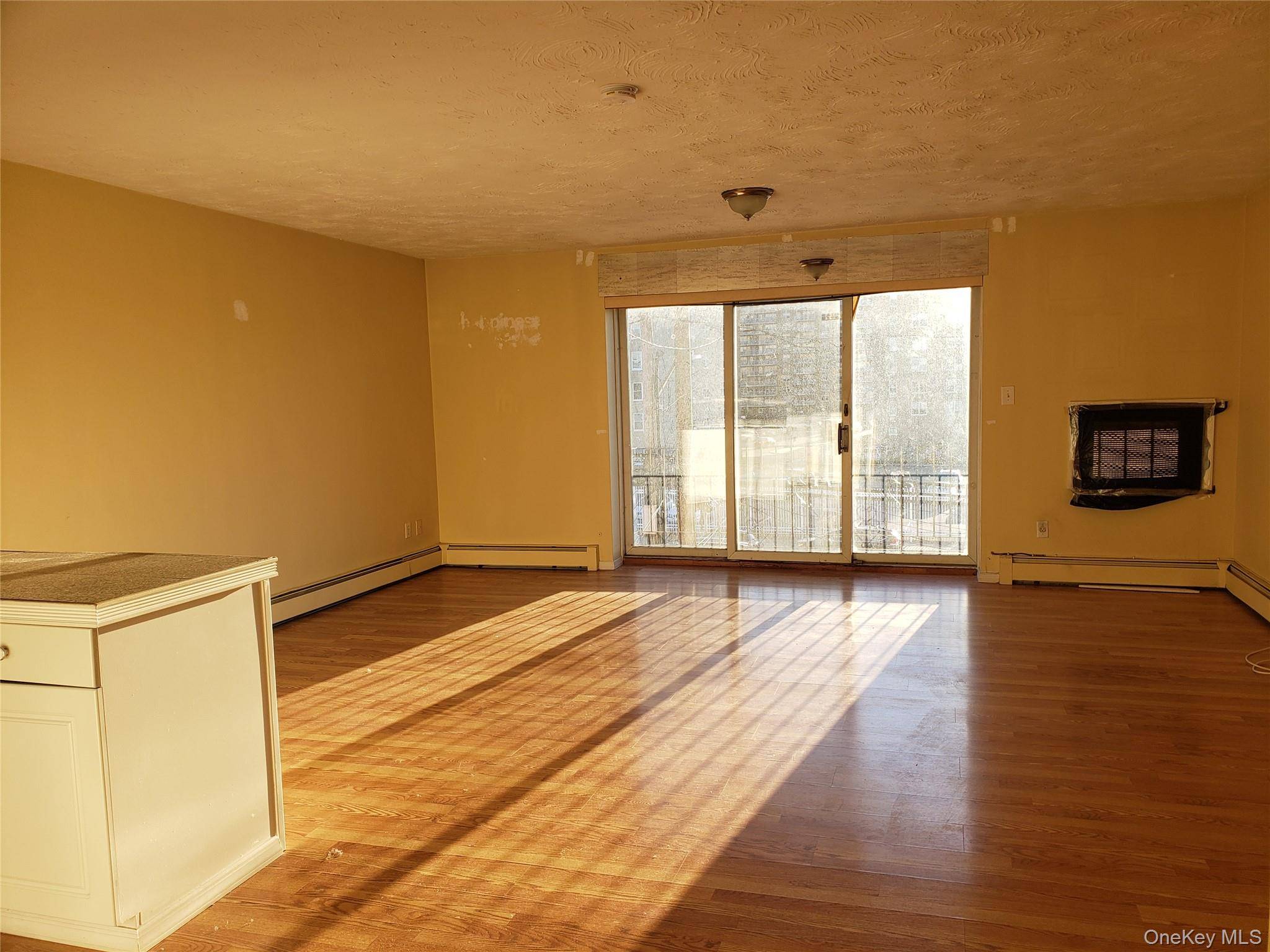 204 Beach 102nd ST, Rockaway Park, NY 11694