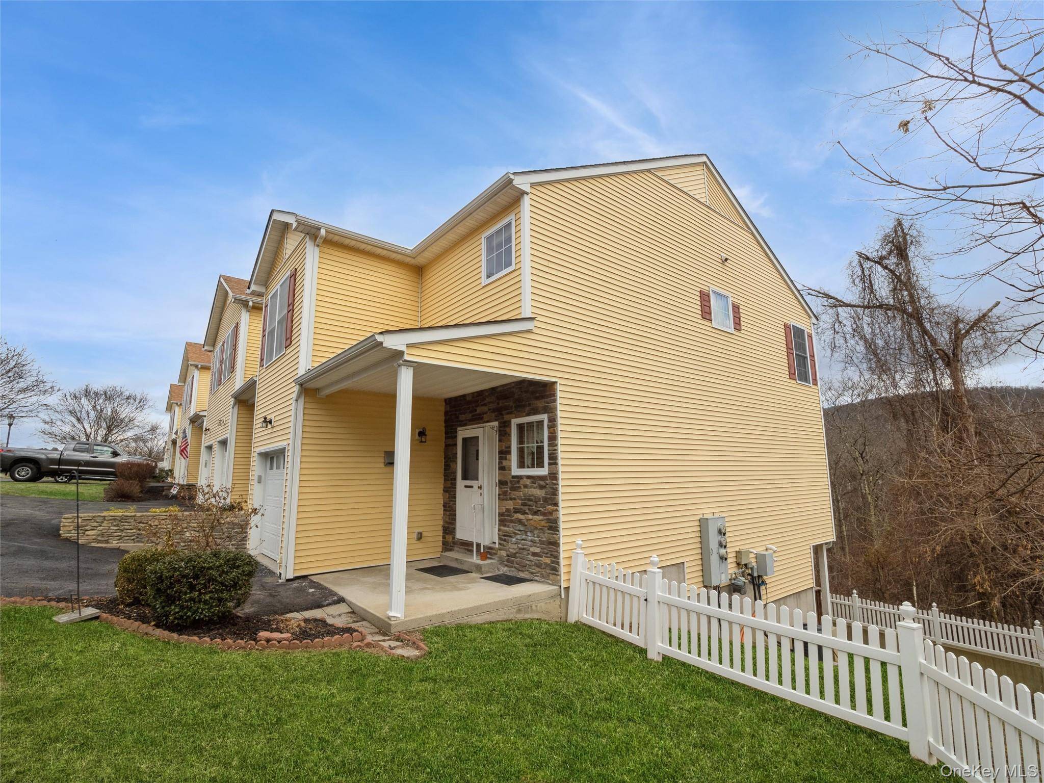 43 Aveonis CT, Fishkill, NY 12524