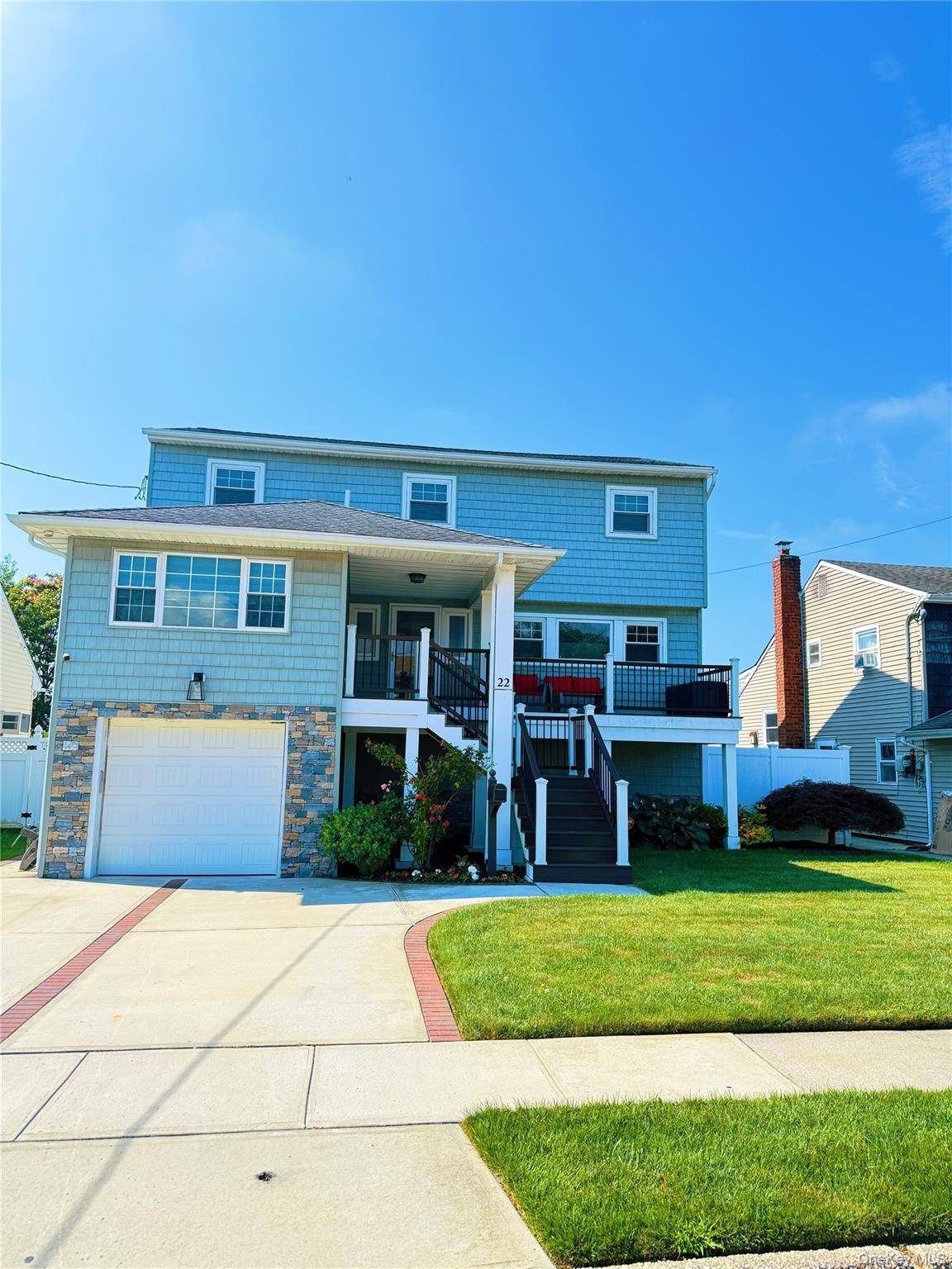 22 Wilshire CT, Freeport, NY 11520
