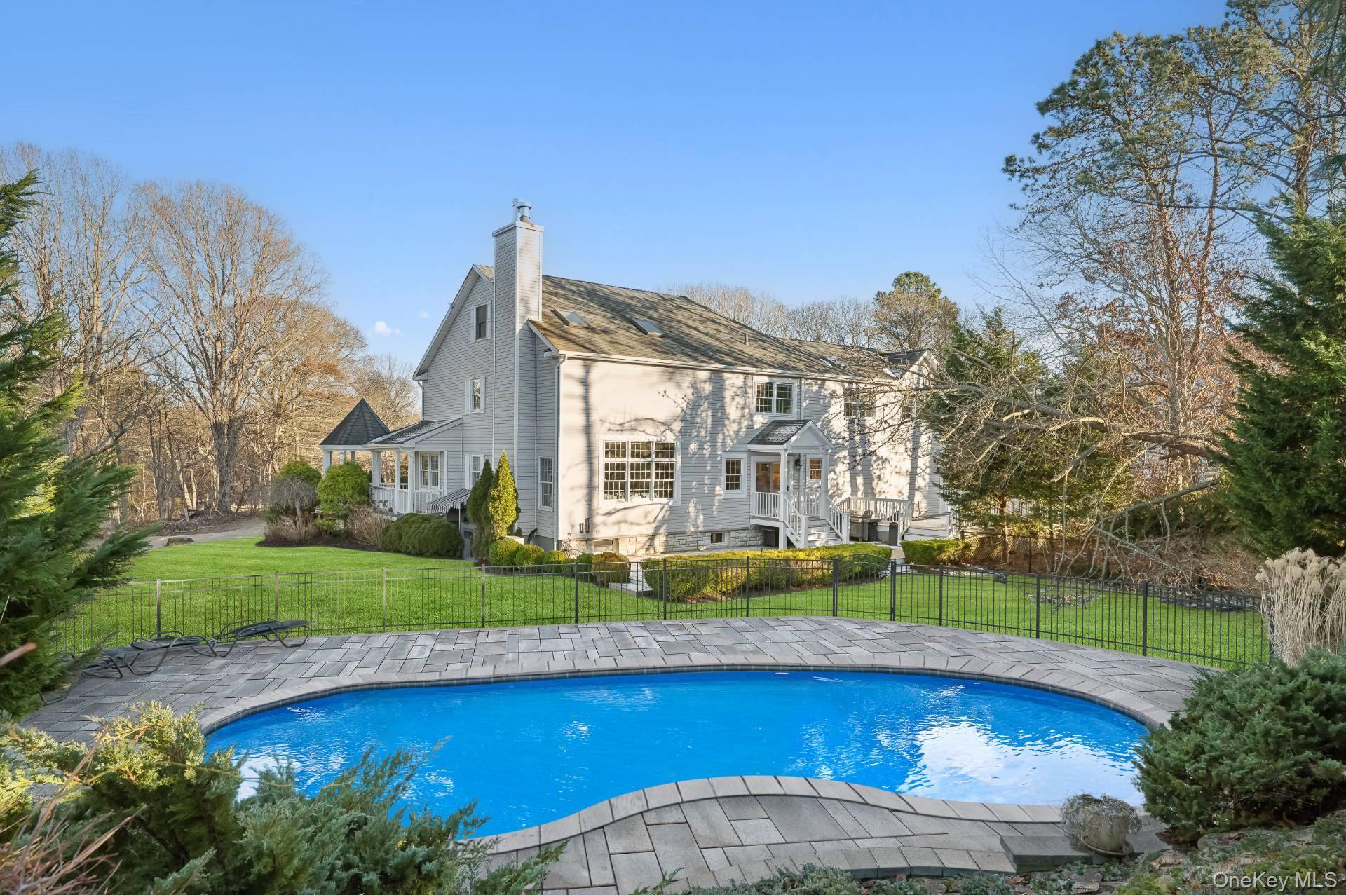 47 Bathing Beach RD, Southampton, NY 11968