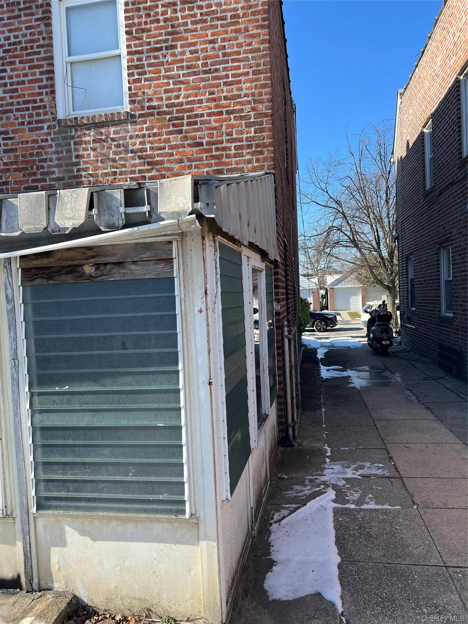 105-11 225th ST, Queens Village, NY 11429