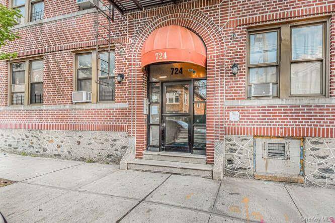 724 E 216 ST #2C, Bronx, NY 10467