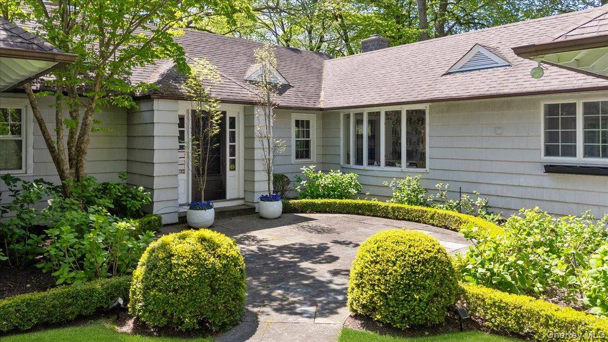 100 Ocean AVE, Lawrence, NY 11559