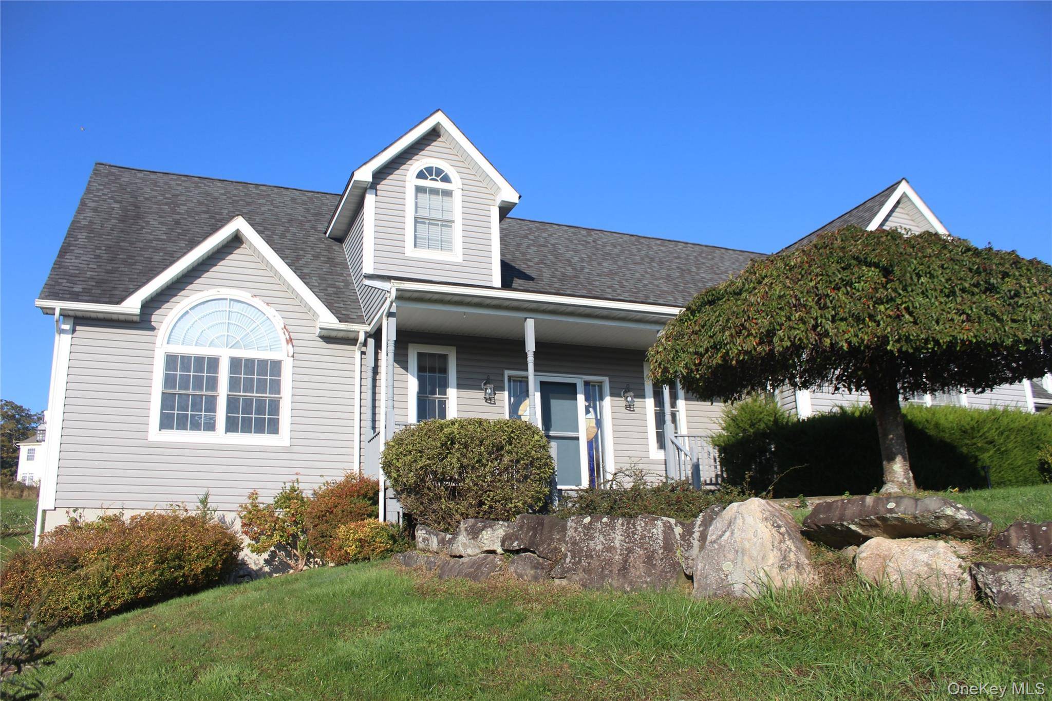 12 Neveles Pride CT, Pine Bush, NY 12566