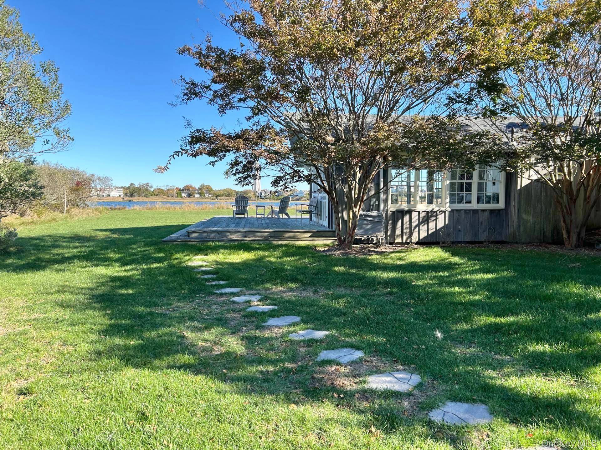 1 Waters Edge DR, Quogue, NY 11959