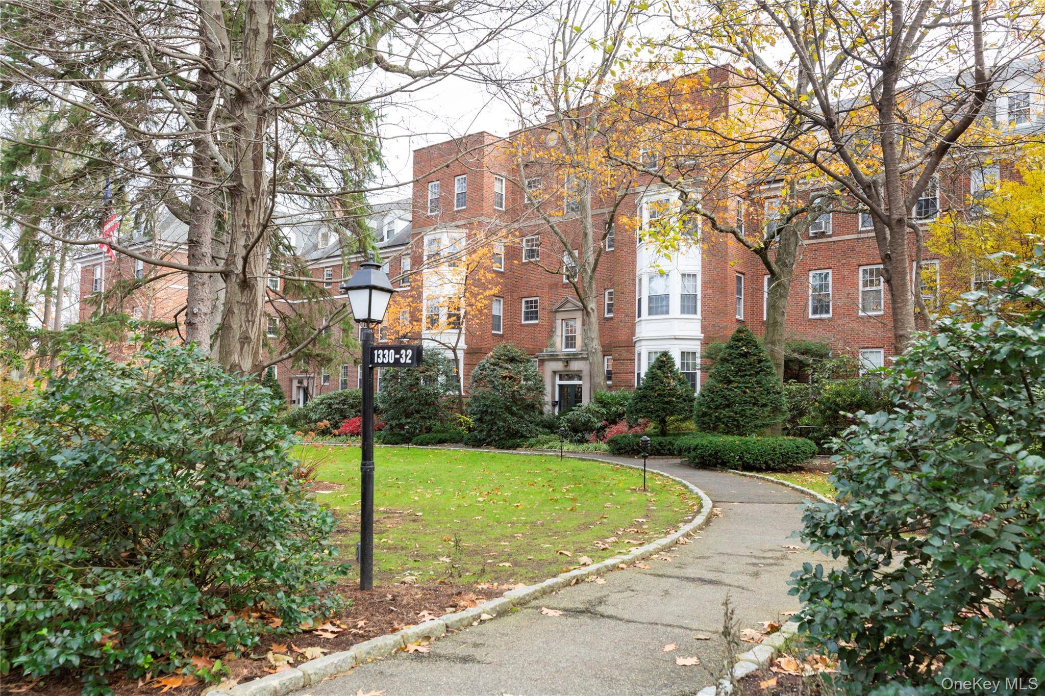1332 Midland AVE #3F, Bronxville, NY 10708