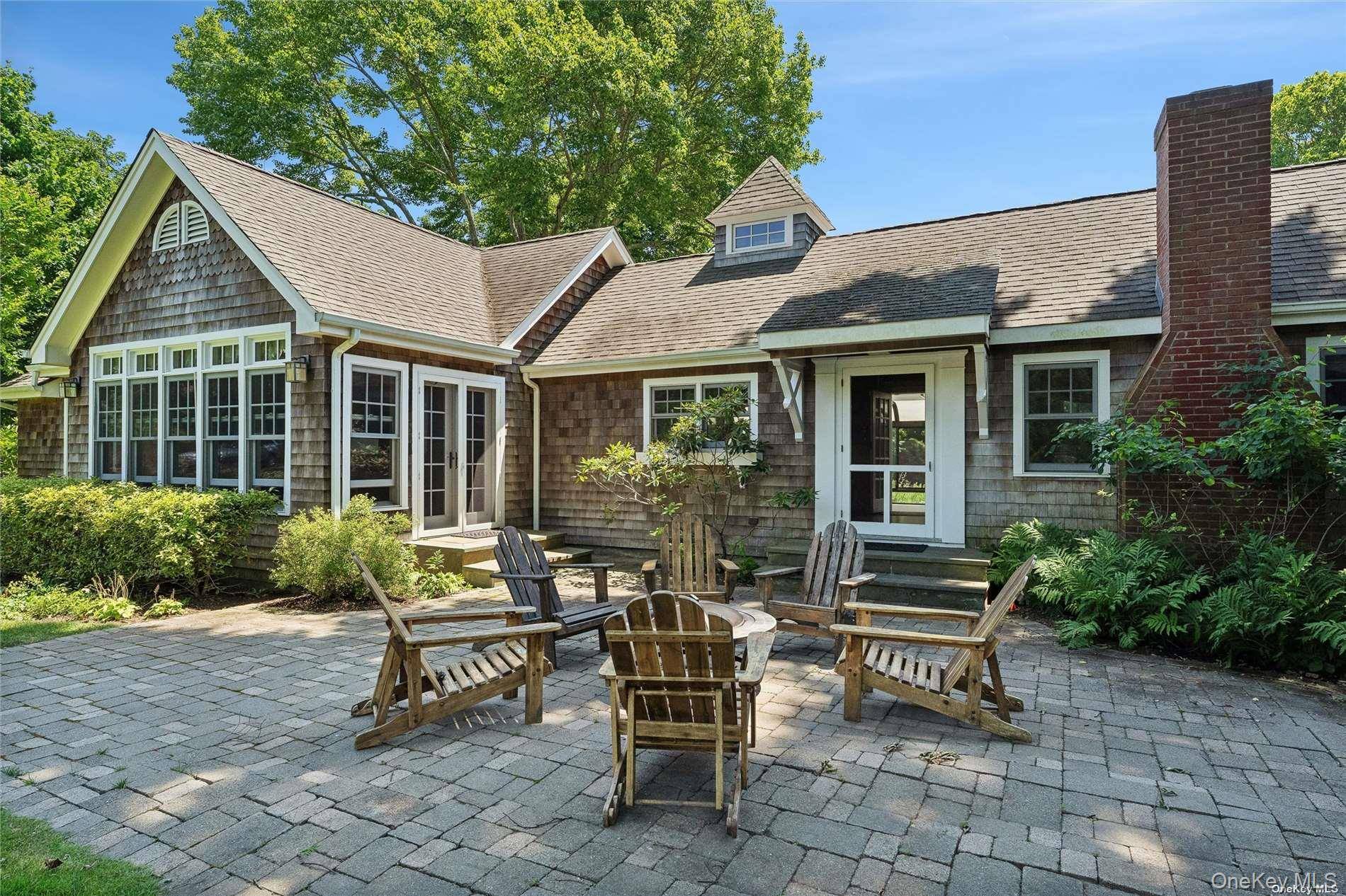 695 Main ST, Westhampton Beach, NY 11978