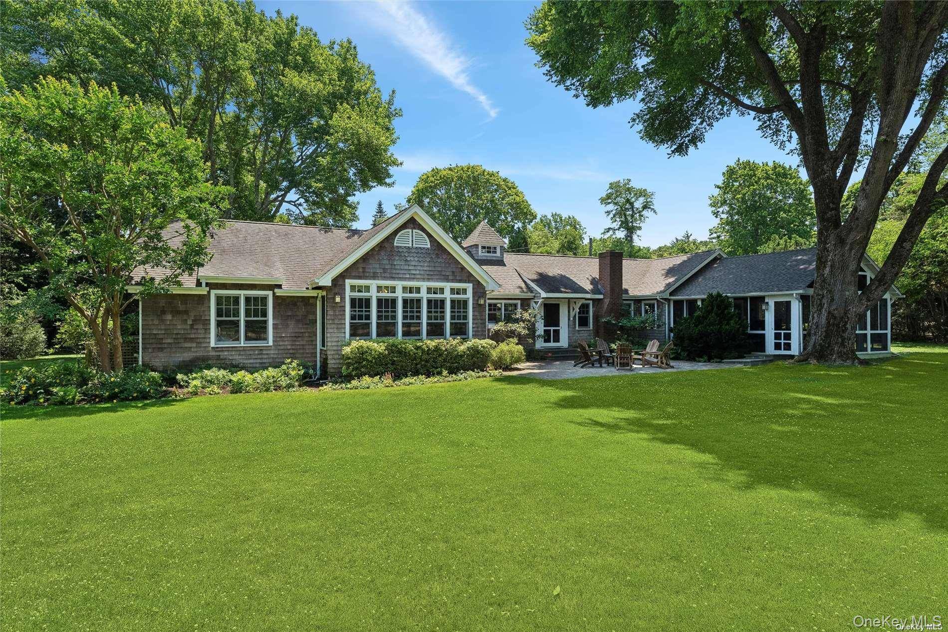 695 Main ST, Westhampton Beach, NY 11978