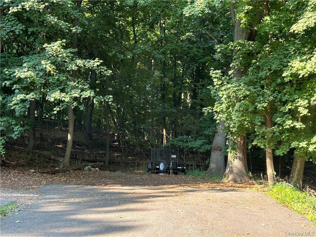 10-13-75 Dickinson AVE, Yonkers, NY 10703