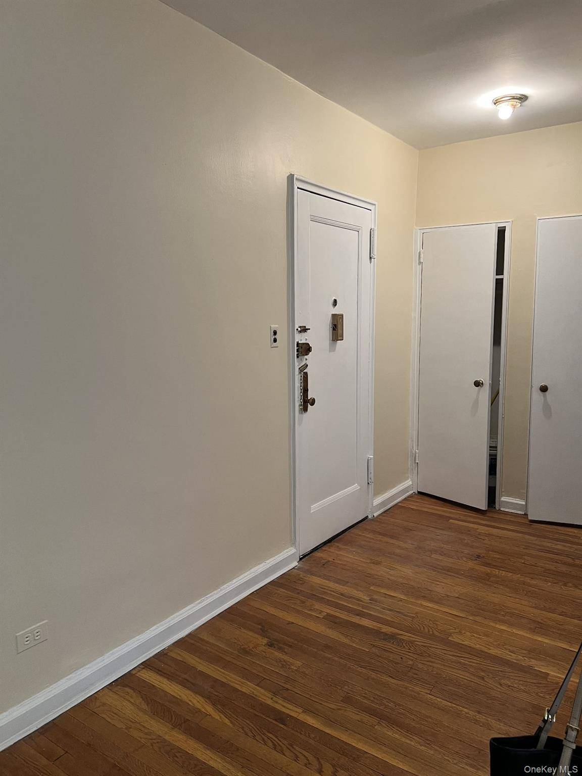 69-60 108th ST #418, Forest Hills, NY 11375
