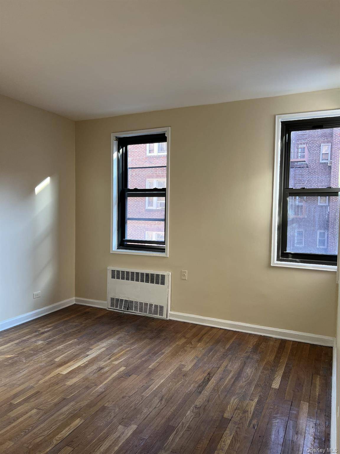 69-60 108th ST #418, Forest Hills, NY 11375