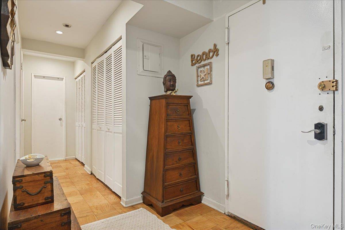 700 Shore RD #4O, Long Beach, NY 11561