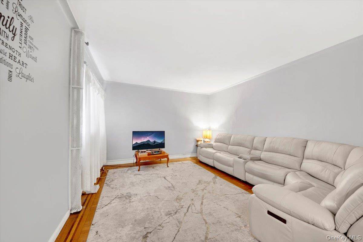2925 Matthews AVE #5H, Bronx, NY 10467