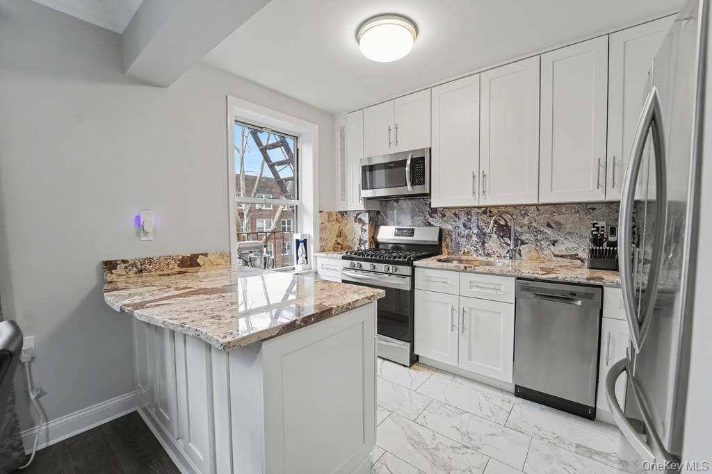 141-35 78th RD #2-M, Kew Garden Hills, NY 11367