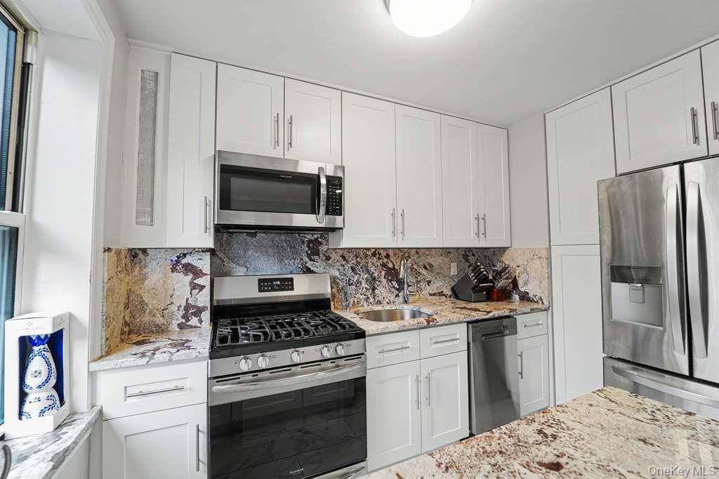 141-35 78th RD #2-M, Kew Garden Hills, NY 11367