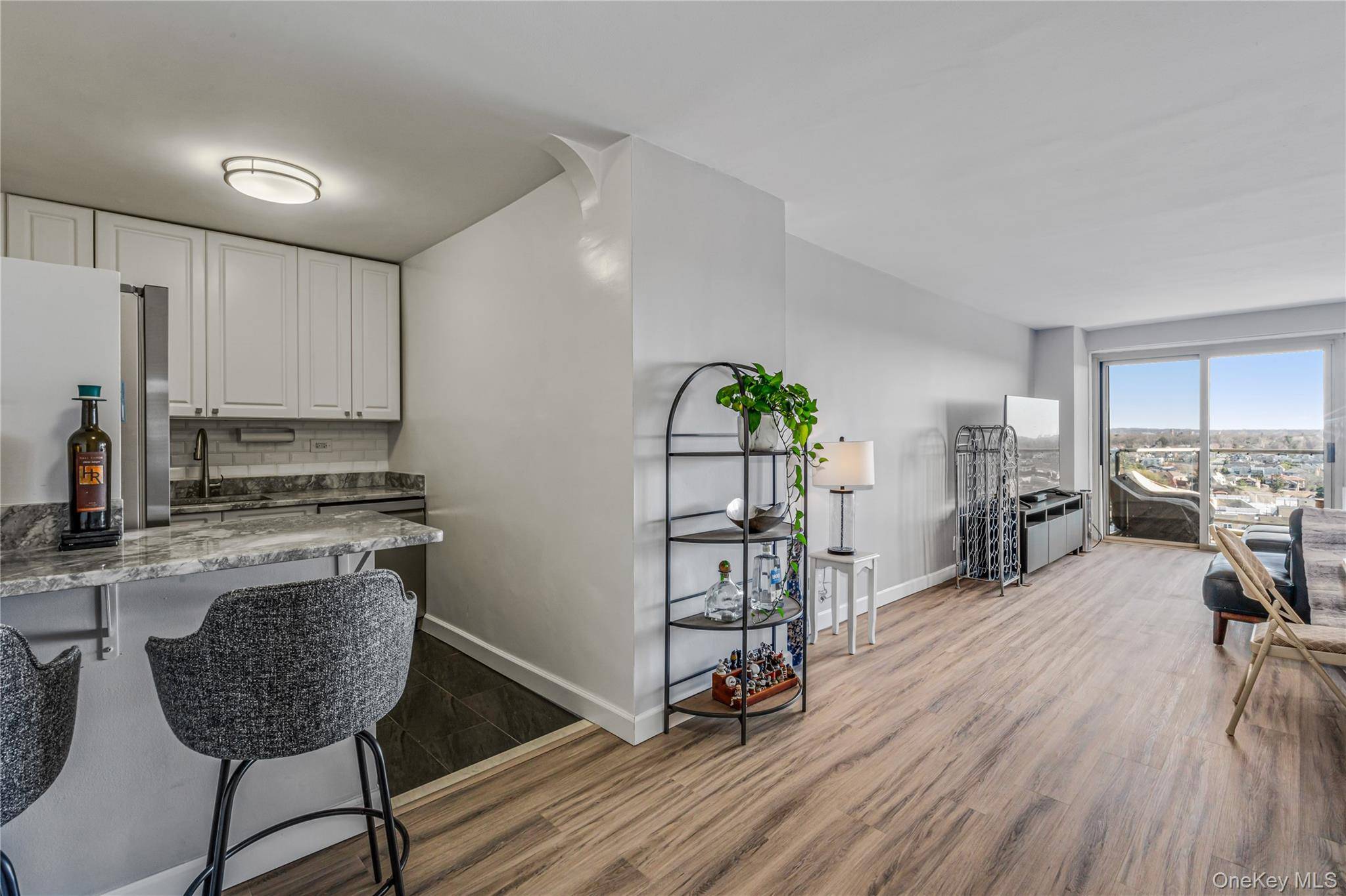 18-15 215th ST #14 B, Bayside, NY 11360
