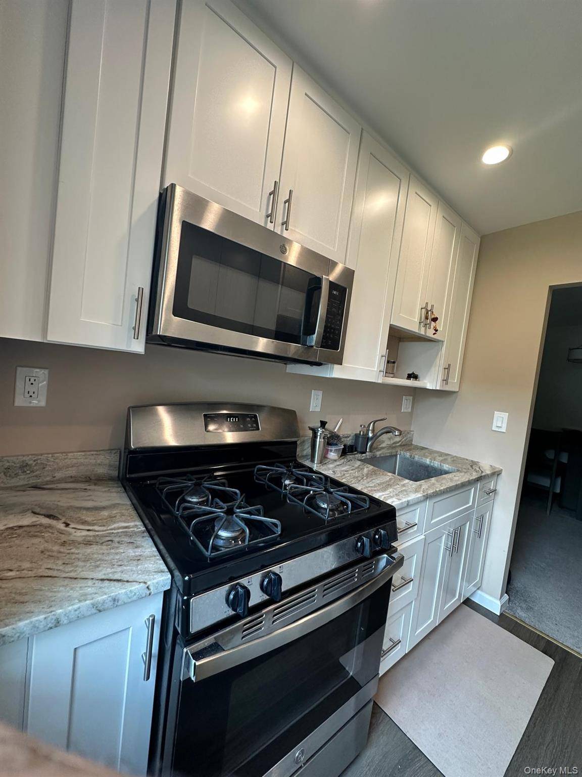 5 Oakdale MNR #B14, Suffern, NY 10901