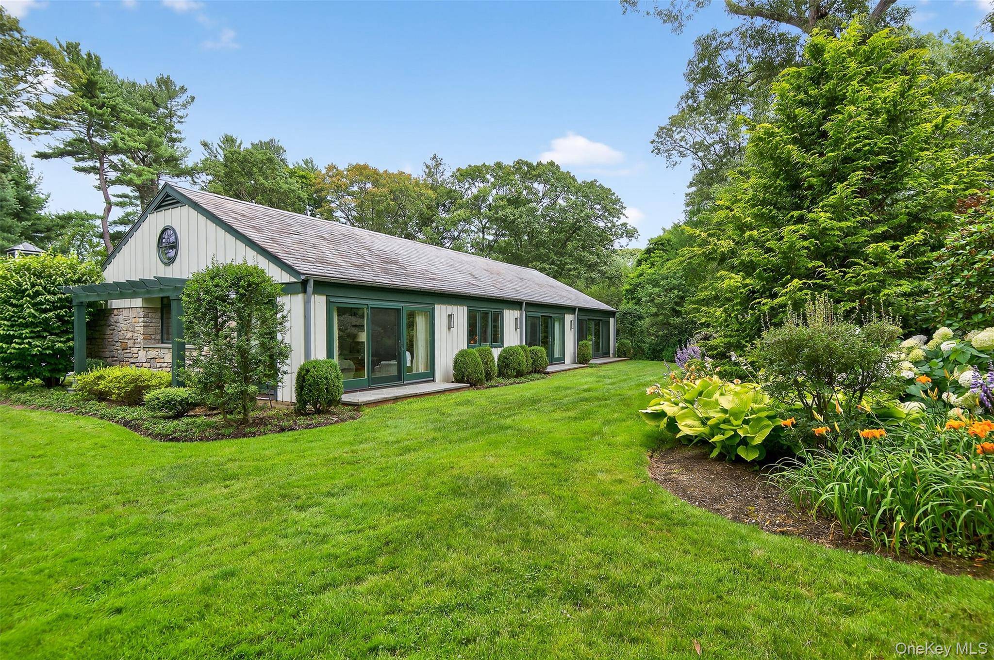 343 Chicken Valley RD, Upper Brookville, NY 11545
