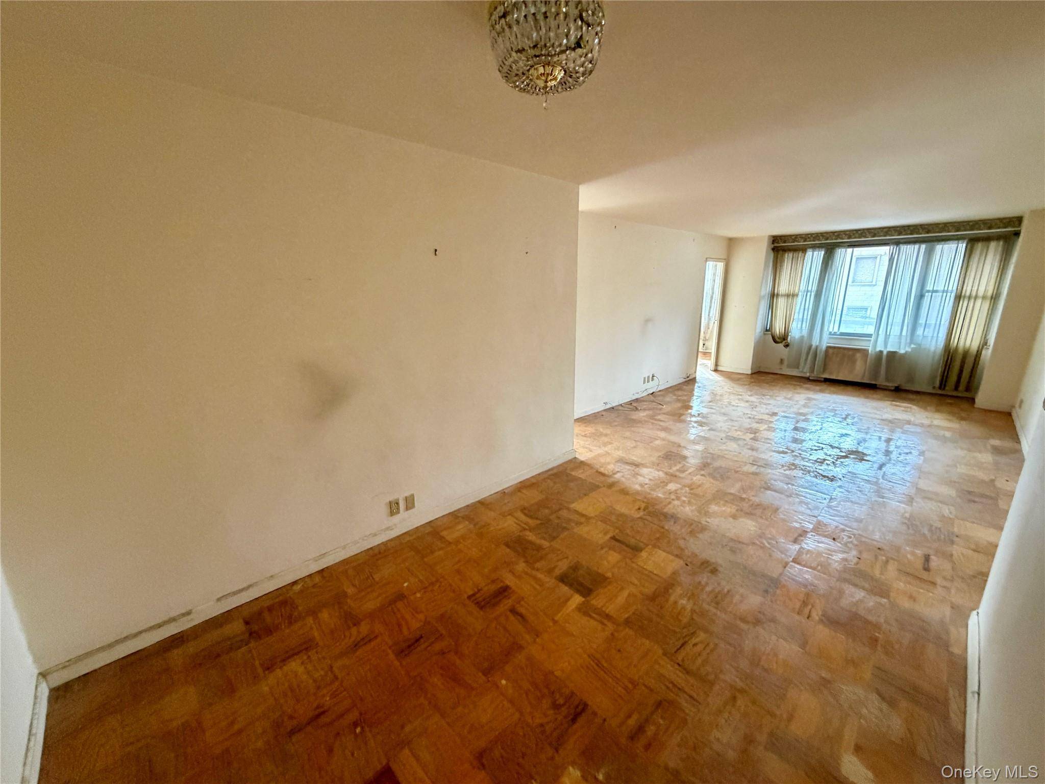 70-25 Yellowstone BLVD #3H, Forest Hills, NY 11375
