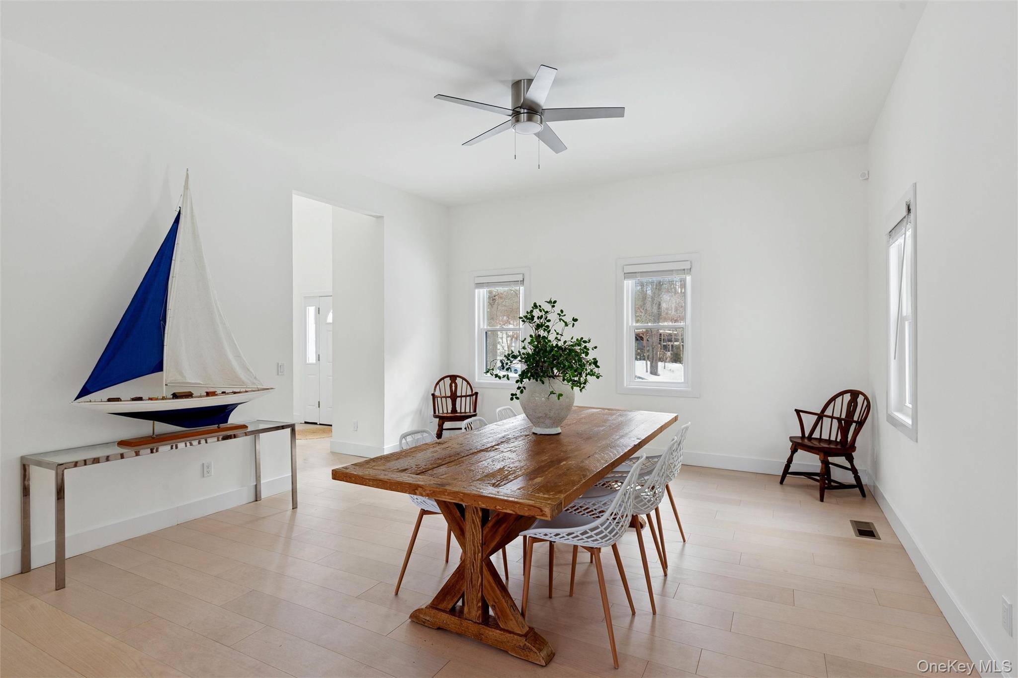 34 Starboard RD, Hampton Bays, NY 11946