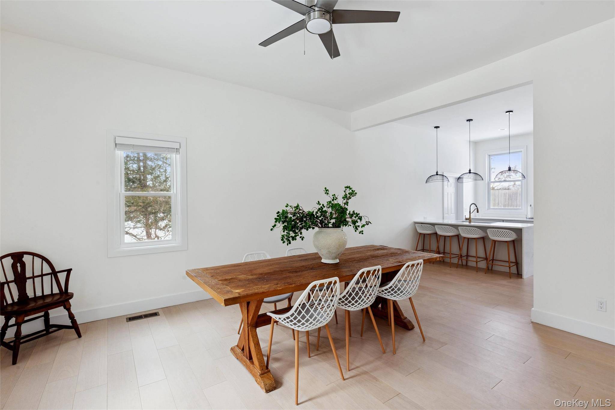 34 Starboard RD, Hampton Bays, NY 11946