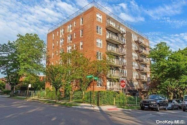 87-05 166th ST ##4G, Jamaica, NY 11432