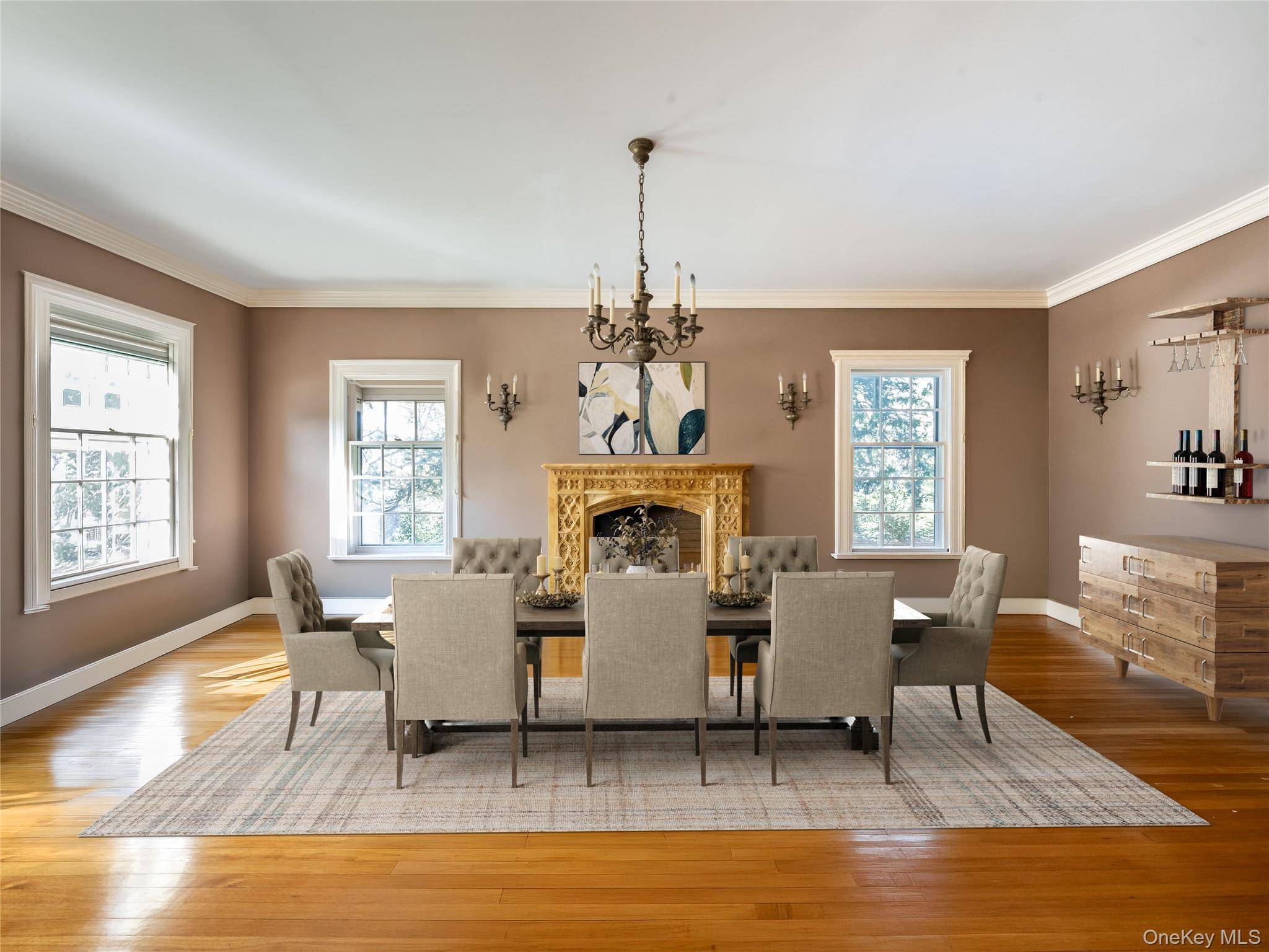 64 Plandome CT, Manhasset, NY 11030