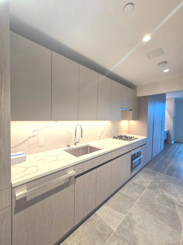 13336 37th AVE #5N, Flushing, NY 11354