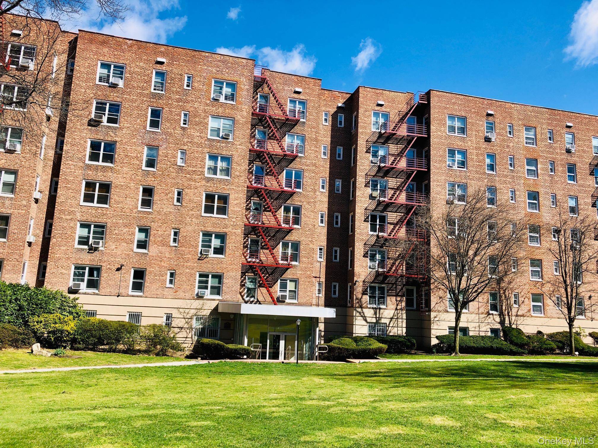 1300 Midland AVE #A-36, Yonkers, NY 10704