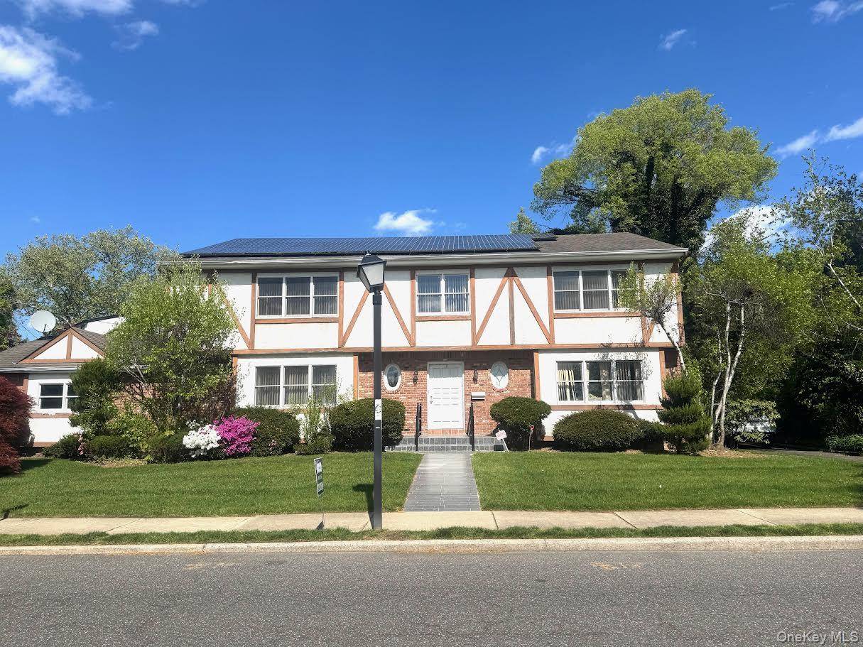 28 Polo RD, Great Neck, NY 11023