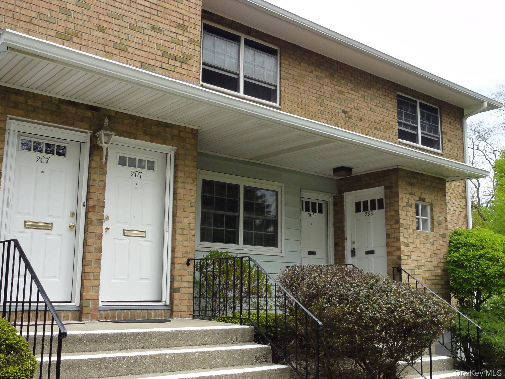 1840 Crompond RD #9D8, Peekskill, NY 10566