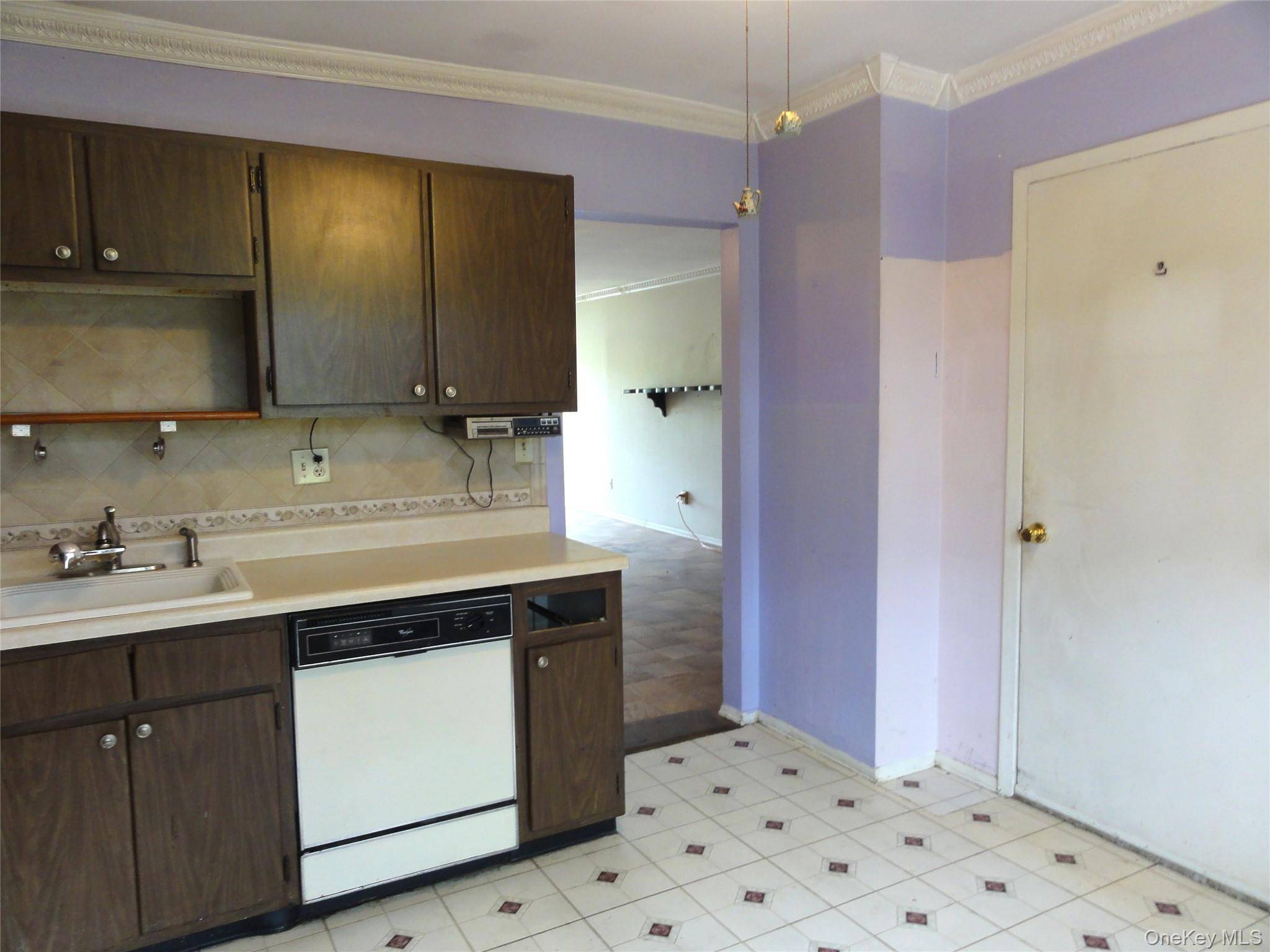 1840 Crompond RD #9D8, Peekskill, NY 10566