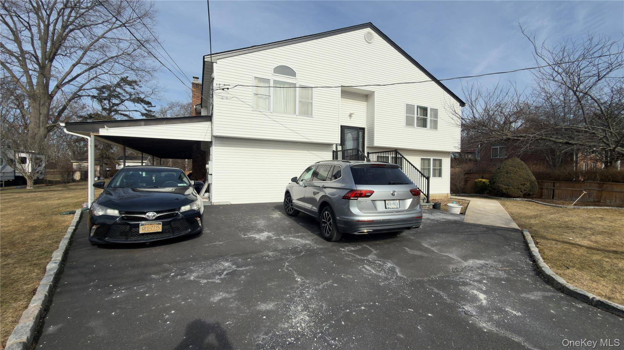 55 Parkway AVE, Amityville, NY 11701