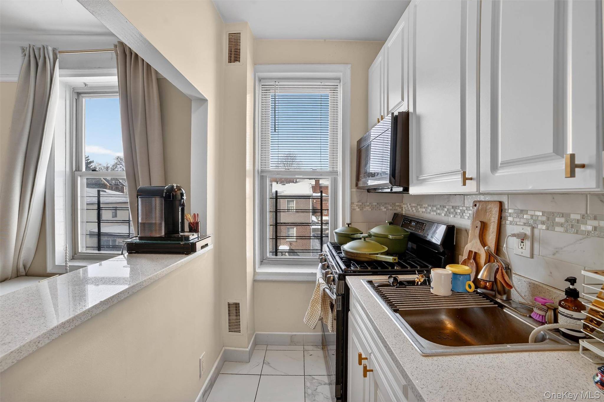 219 Bronx River Road #4N, Yonkers, NY 10704