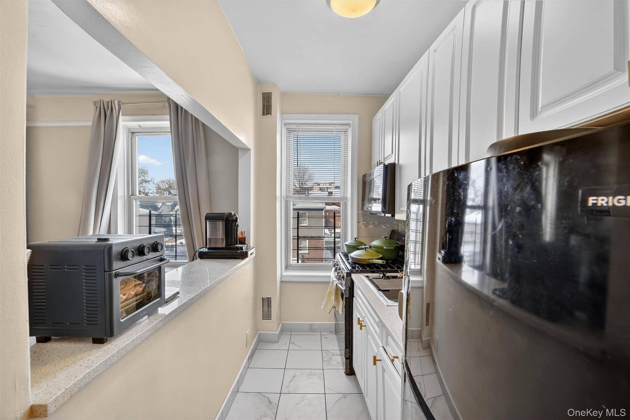 219 Bronx River Road #4N, Yonkers, NY 10704