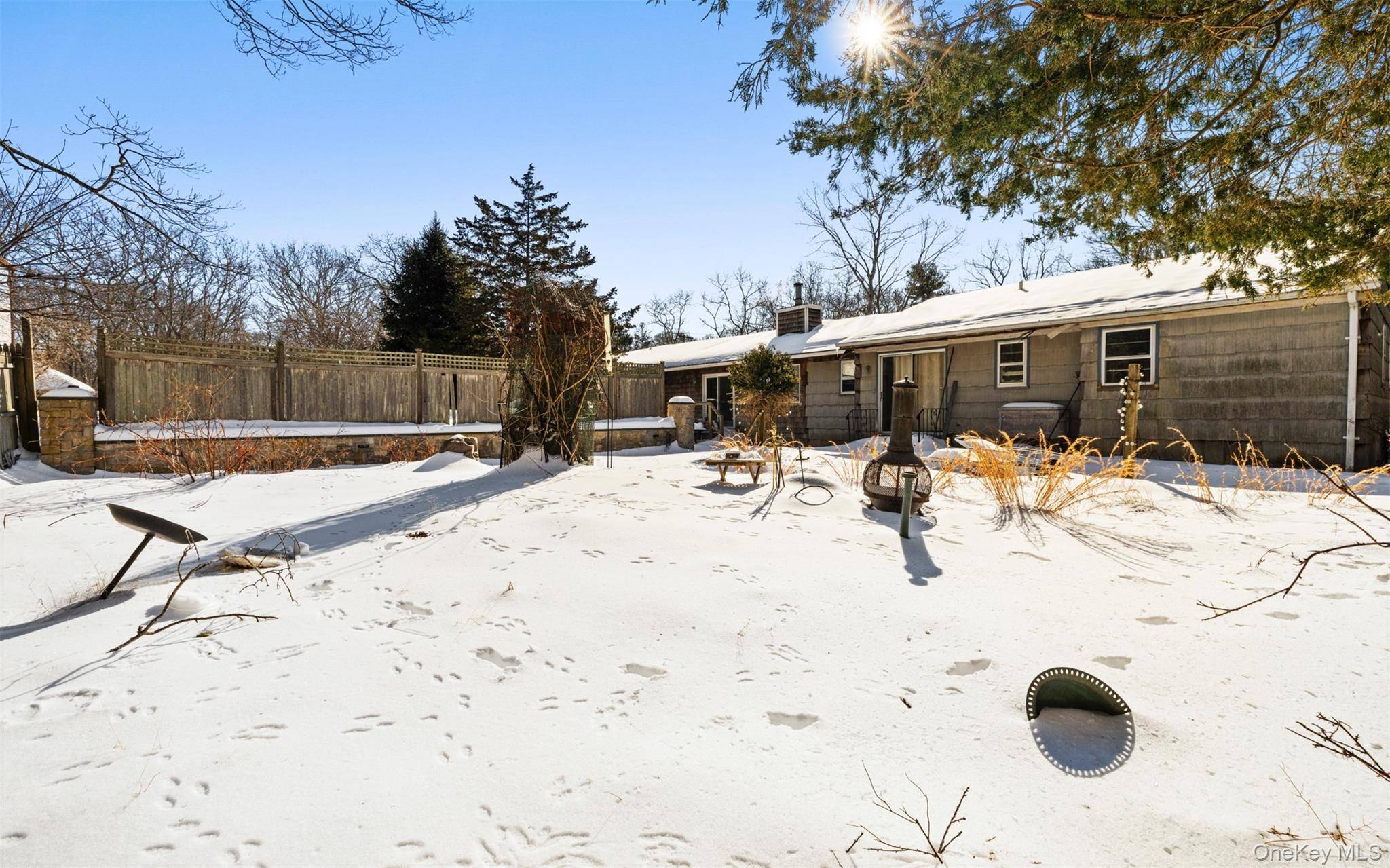 67 Church LN, East Hampton, NY 11937