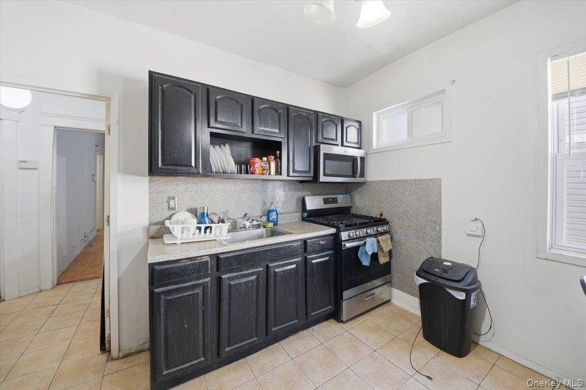 233 S 5th AVE, Mount Vernon, NY 10550