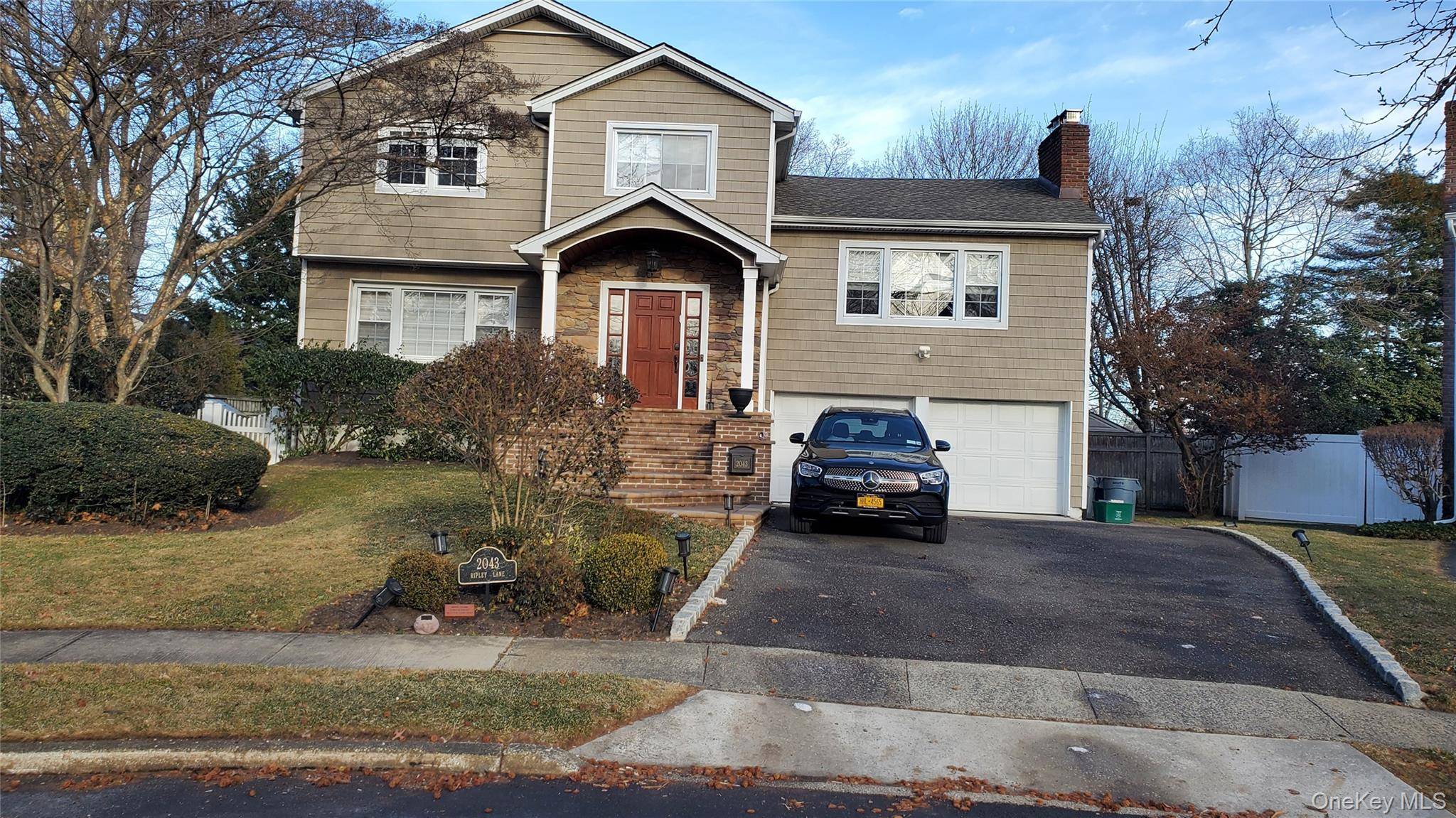 2043 Ripley, Merrick, NY 11566