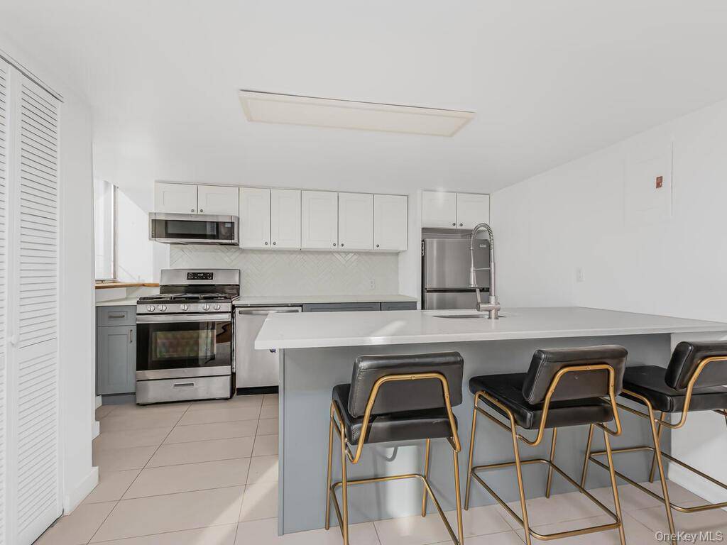 305 E 108th ST #4B, New York (manhattan), NY 10029
