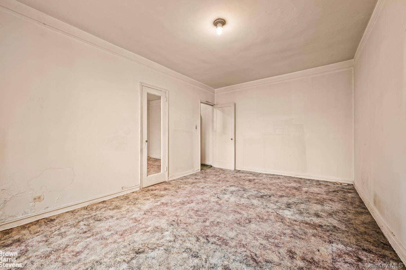 77-14 113th ST #3O, Forest Hills, NY 11375