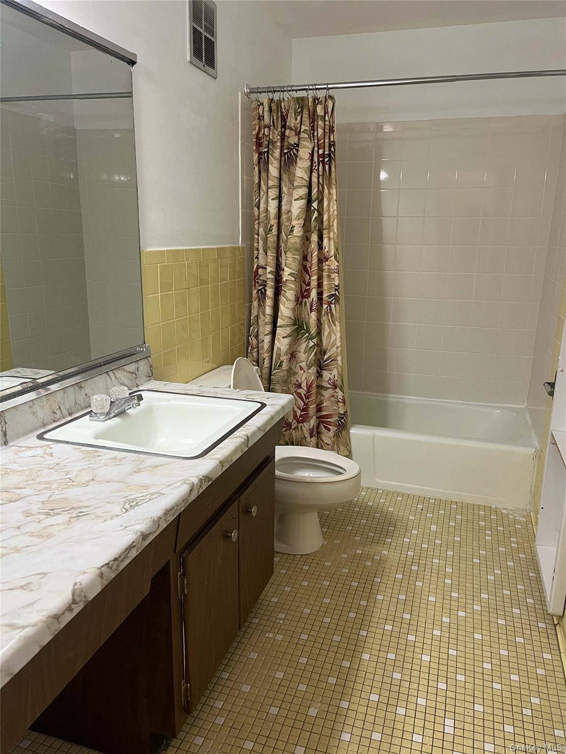 1840 Crompond RD #9B7, Peekskill, NY 10566