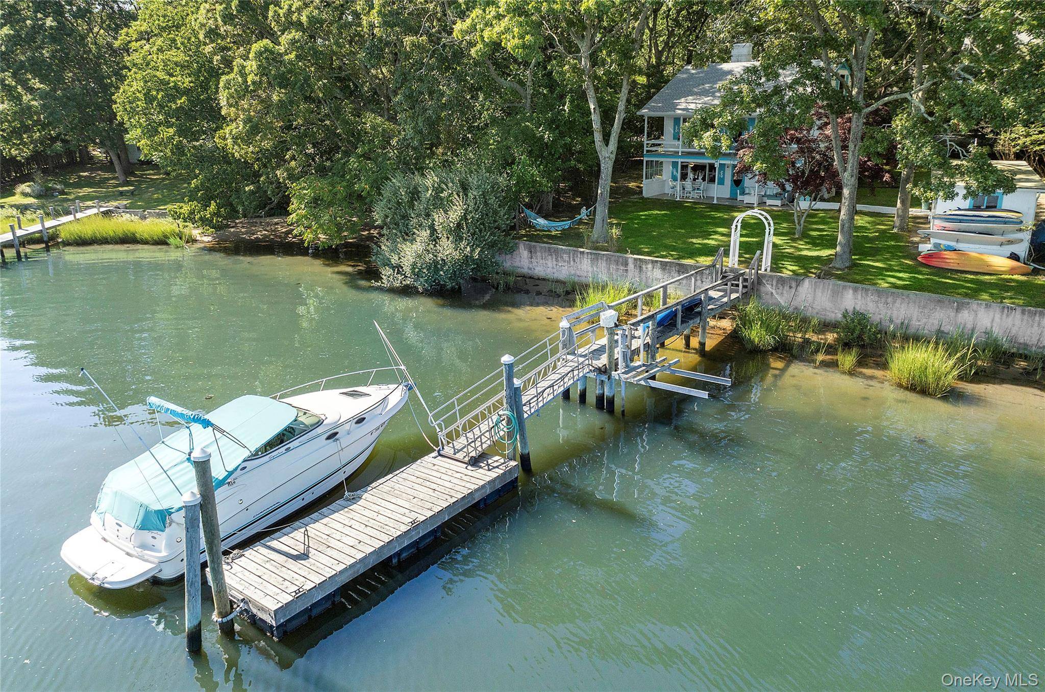 210 Redwood RD, Sag Harbor, NY 11963