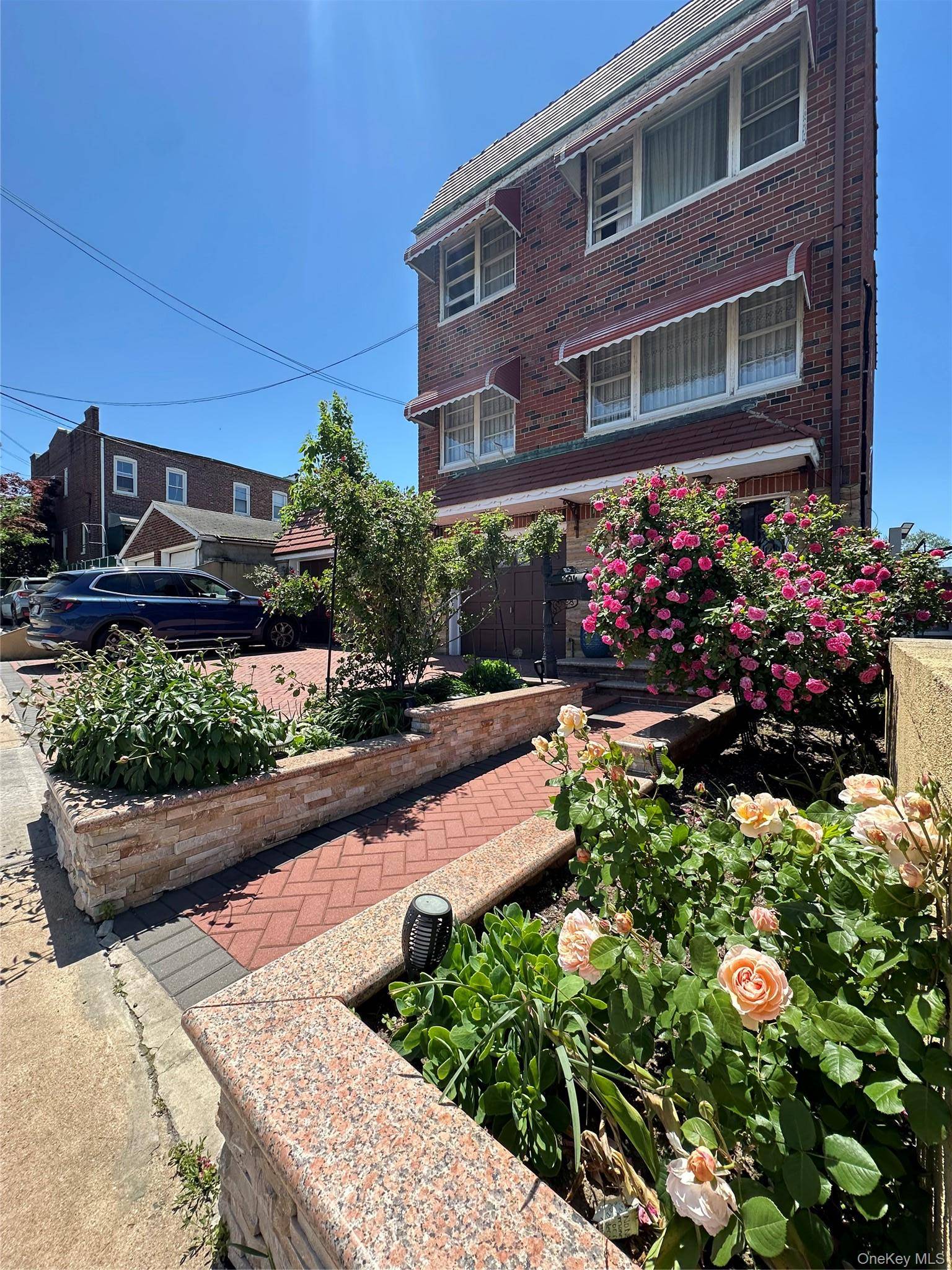 7714 Cypress Hills ST, Glendale, NY 11385
