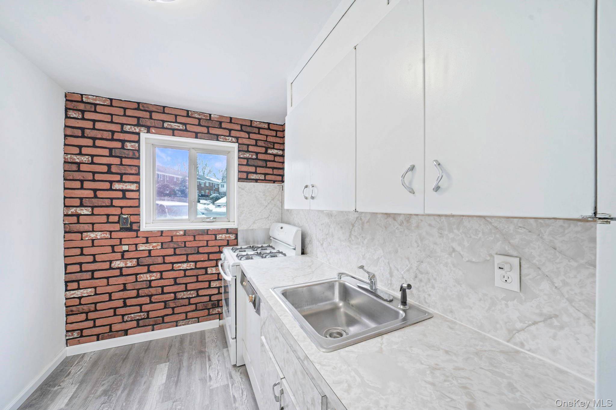 1346 Bell Blvd #211, Bayside, NY 11360
