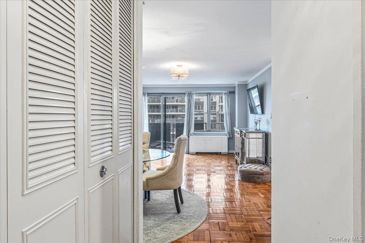 18-05 215th ST #8C, Bayside, NY 11360