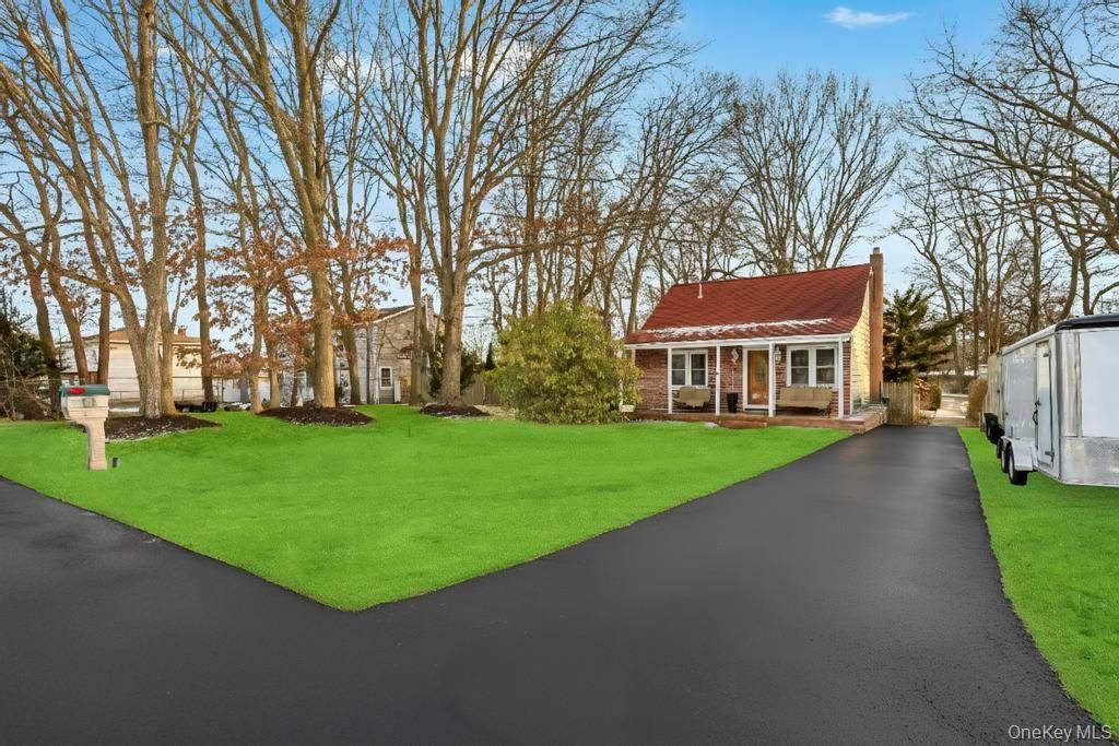 260 Springdale DR, Ronkonkoma, NY 11779